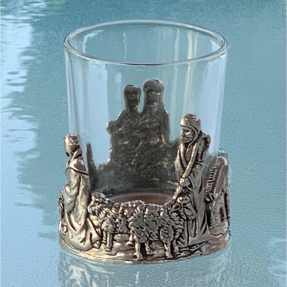 BSD Bob Siemon Designs Pewter Nativity Scene Votive Candleholder - Picture 3 of 10